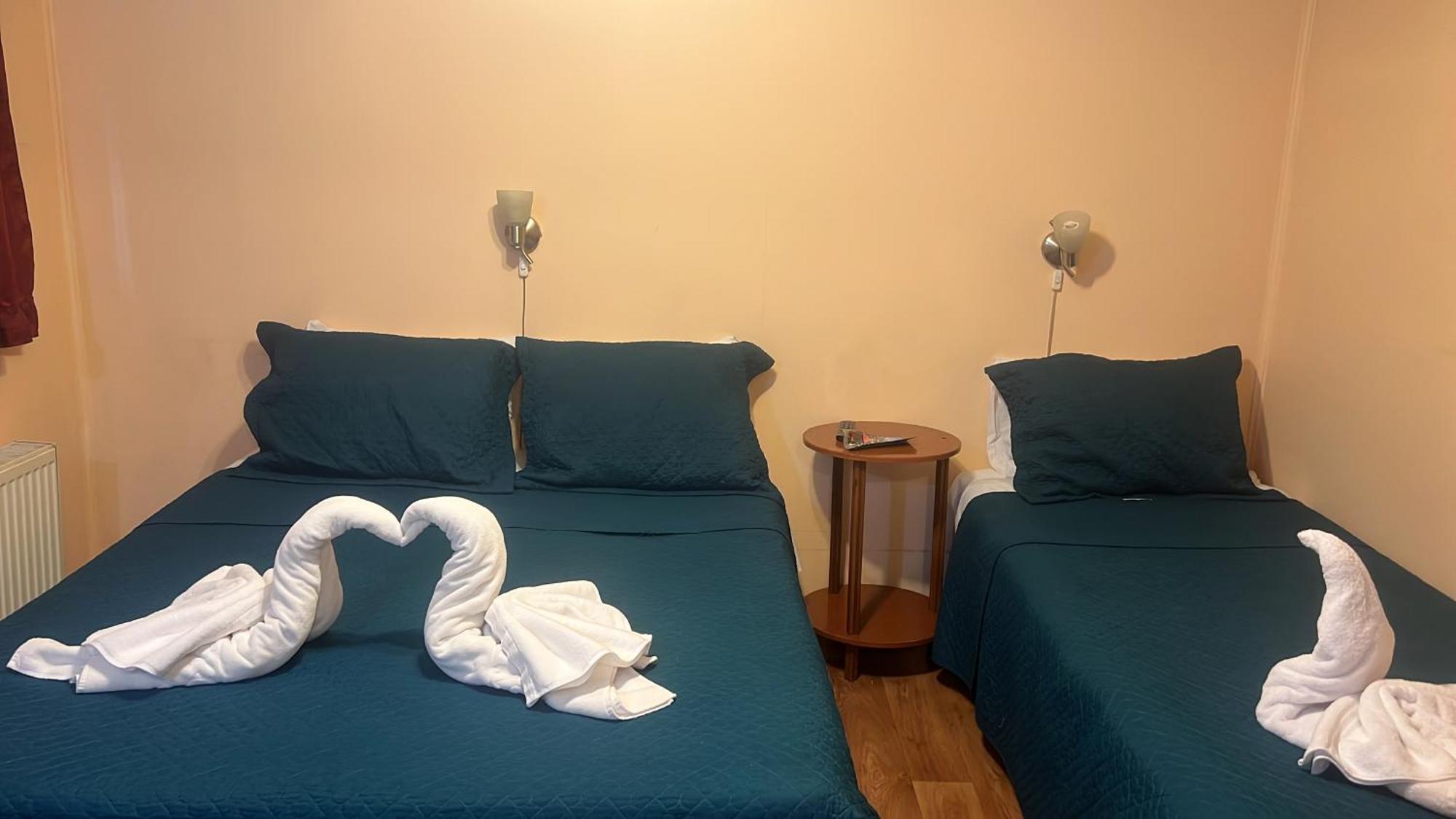 Hostal Victoria Punta Arenas Bagian luar foto