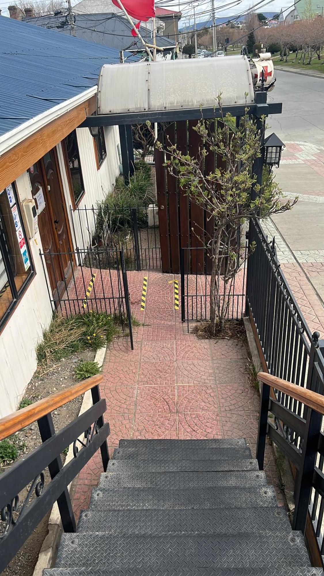 Hostal Victoria Punta Arenas Bagian luar foto