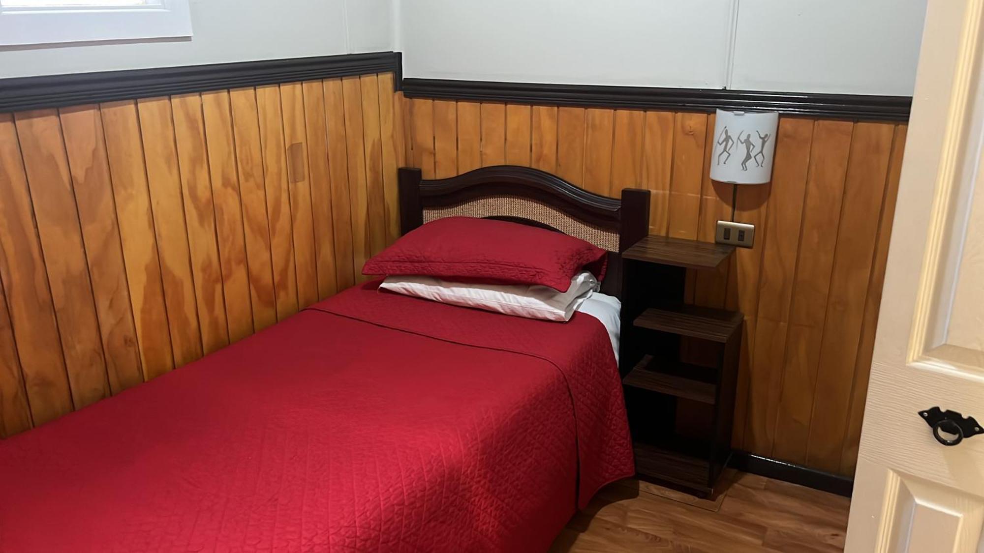Hostal Victoria Punta Arenas Bagian luar foto
