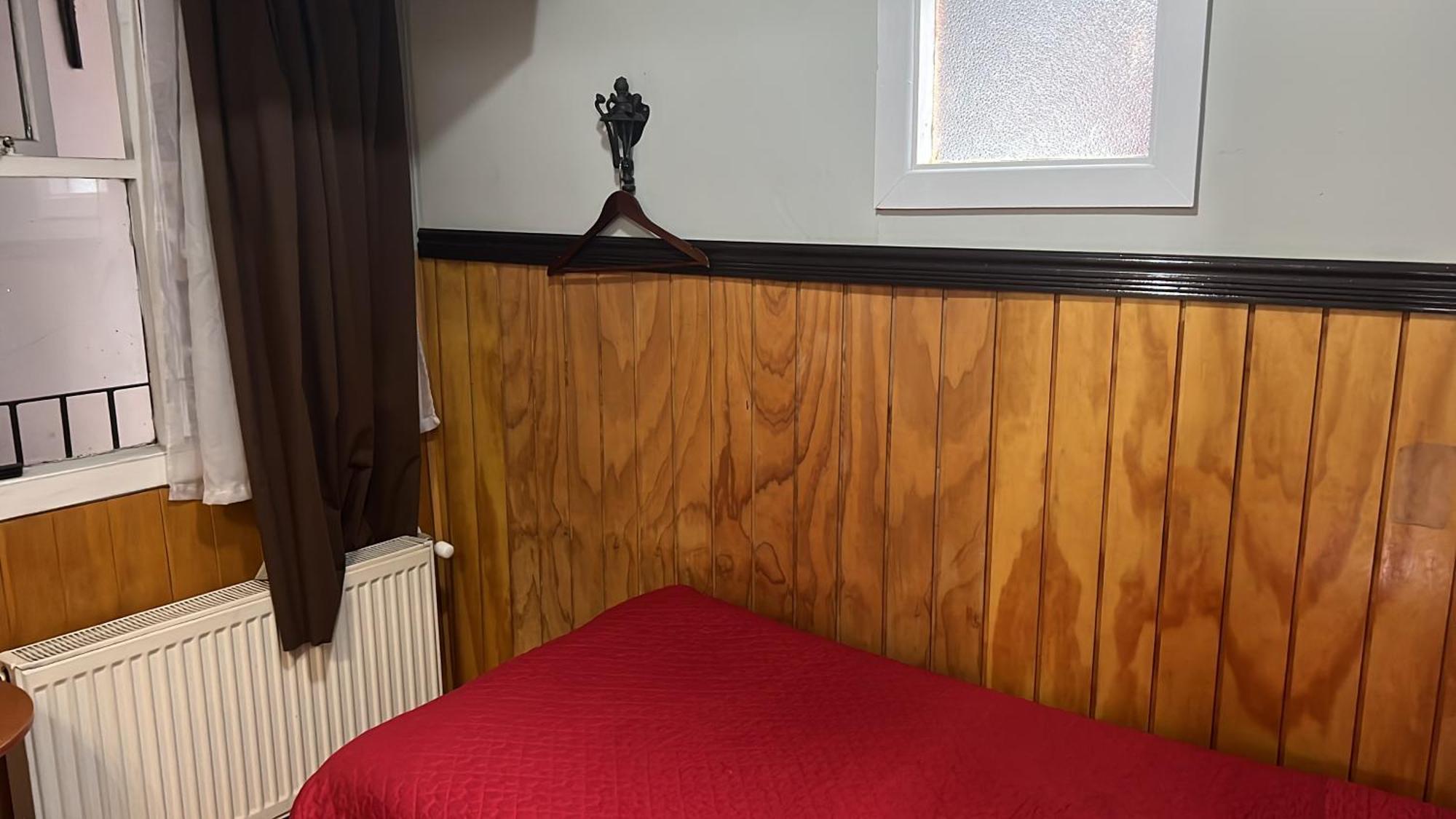 Hostal Victoria Punta Arenas Bagian luar foto