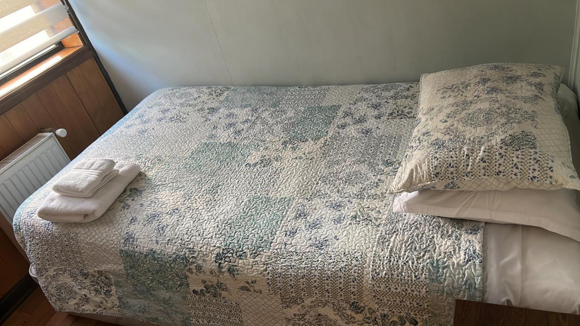 Hostal Victoria Punta Arenas Bagian luar foto