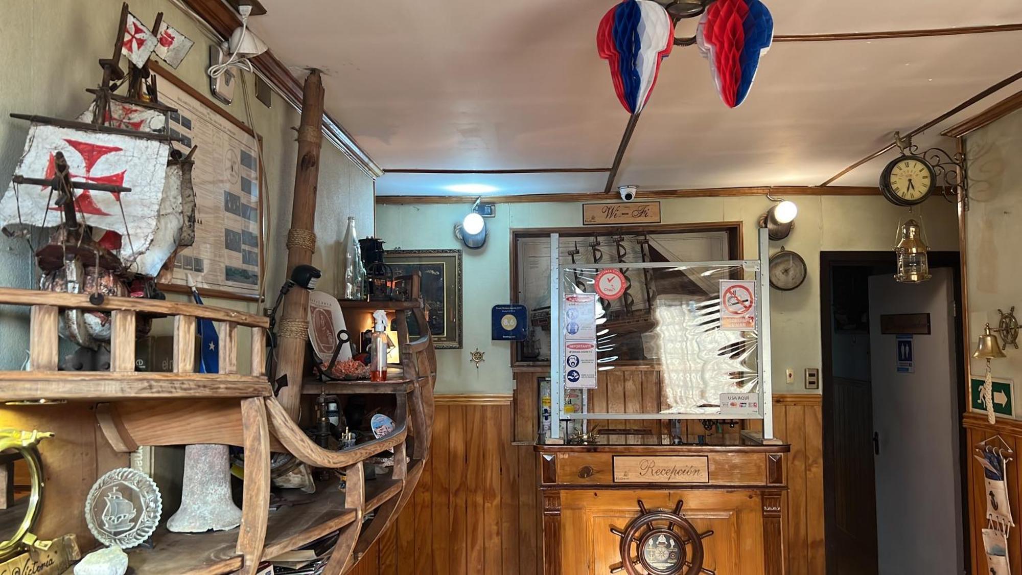 Hostal Victoria Punta Arenas Bagian luar foto