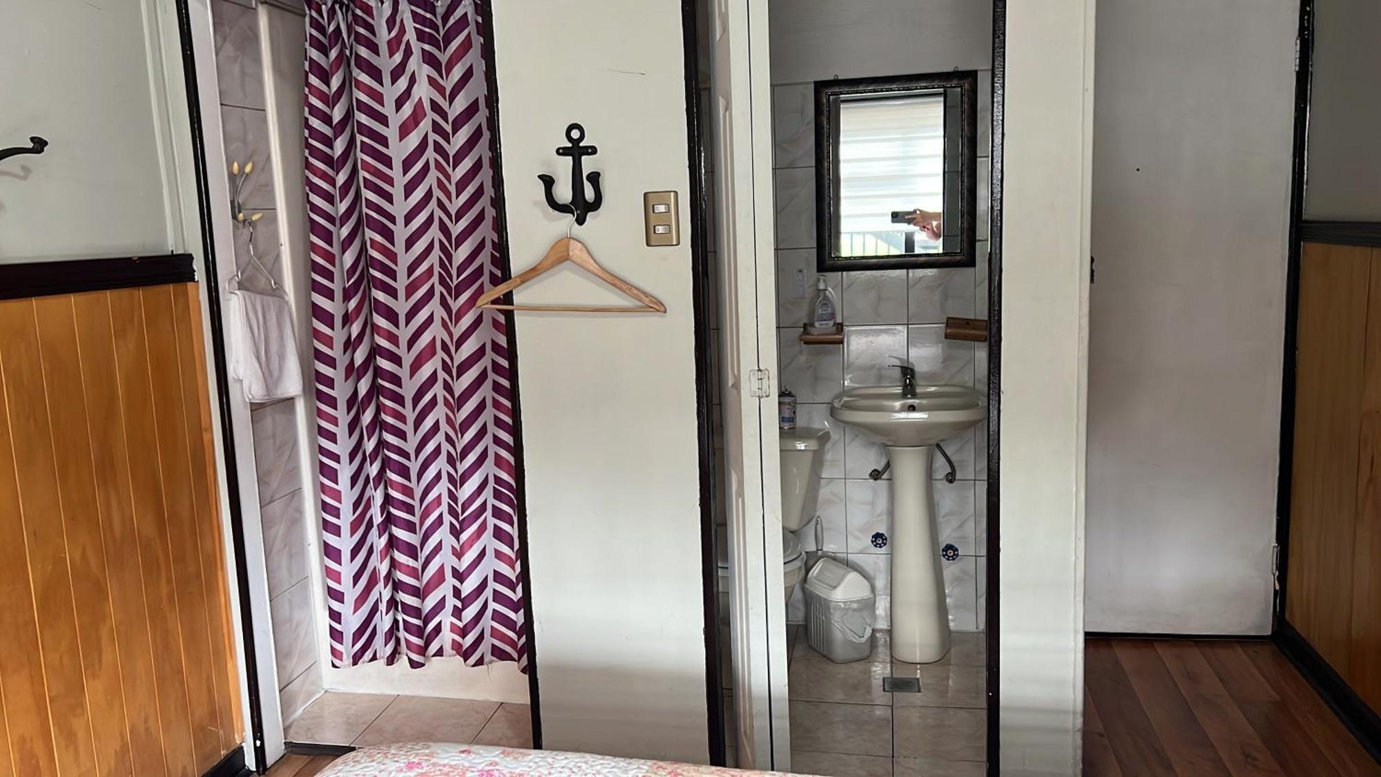 Hostal Victoria Punta Arenas Bagian luar foto